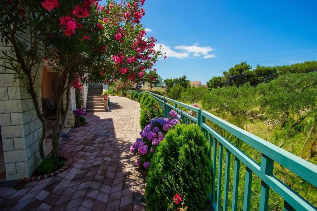 Villa Mara Promajna Exterior photo